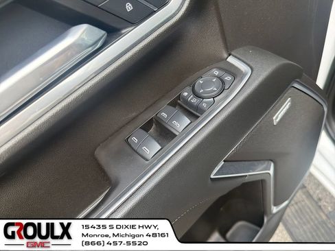 Used 2025 GMC Sierra 2500 SLT w/ SLT Premium Package AWD/4WD image 12