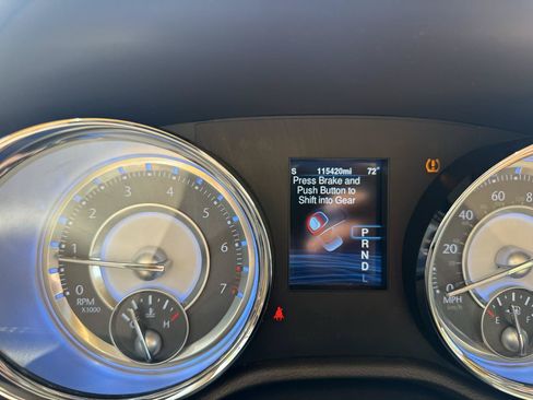 Used 2013 Chrysler 300 C w/ Light Group AWD/4WD image 17