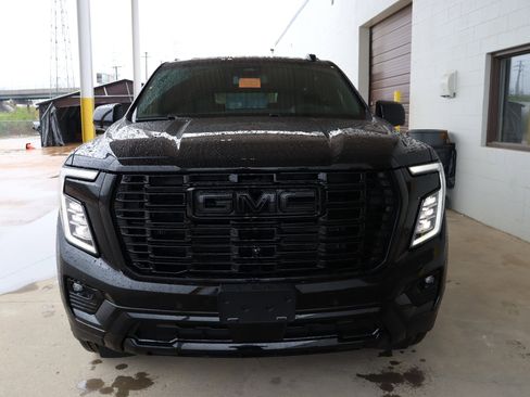 New 2026 GMC Yukon Denali w/ Sun & Power Step Package image 3
