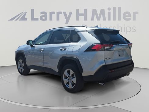 Used 2025 Toyota RAV4 XLE AWD/4WD image 3
