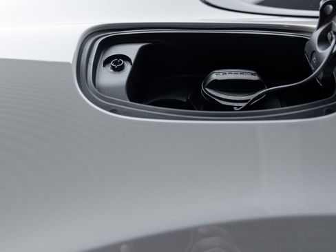 Certified 2025 Porsche Cayenne Coupe image 31