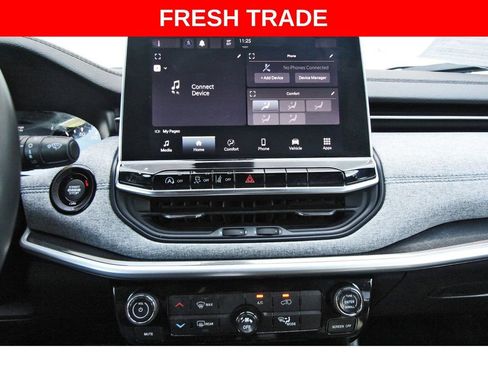 Used 2024 Jeep Compass Latitude image 22