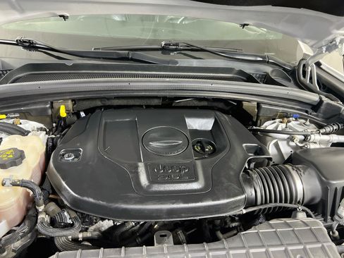 Used 2022 Jeep Grand Cherokee Overland AWD/4WD image 31