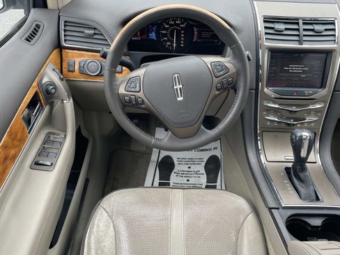 Used 2011 Lincoln MKX 2WD w/ 102A Rapid Spec Order Code image 12