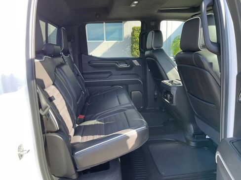 Used 2025 GMC Sierra 1500 AT4X image 19