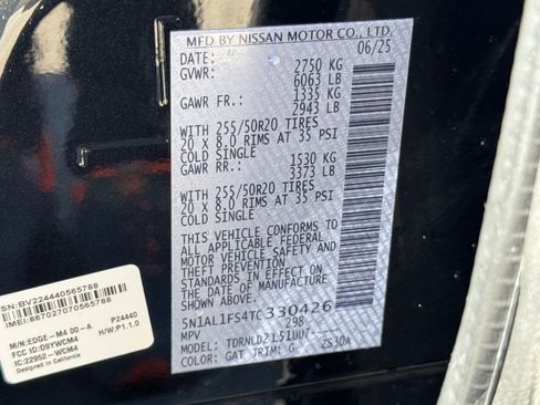 Certified 2026 INFINITI QX60 Luxe w/ Family Package AWD/4WD image 35