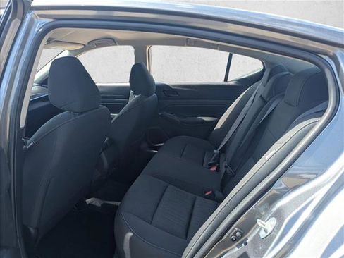 Used 2025 Nissan Altima 2.5 SV image 14