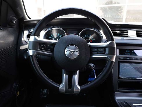 Used 2013 Ford Mustang GT RWD image 17