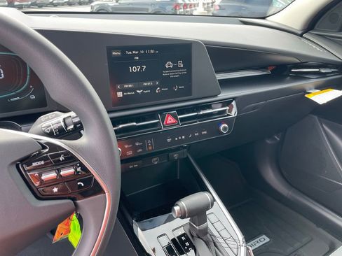 New 2026 Kia Niro LX image 15