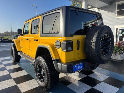 Used 2018 Jeep Wrangler Unlimited Sahara AWD/4WD image 7