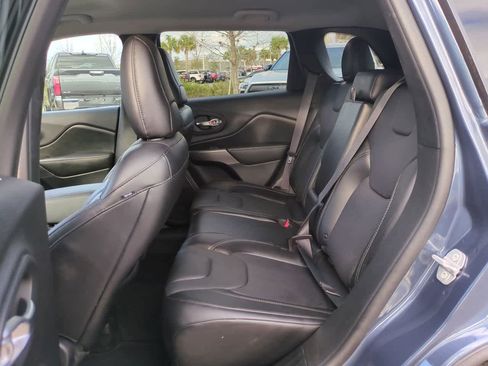 Used 2019 Jeep Cherokee Limited image 13