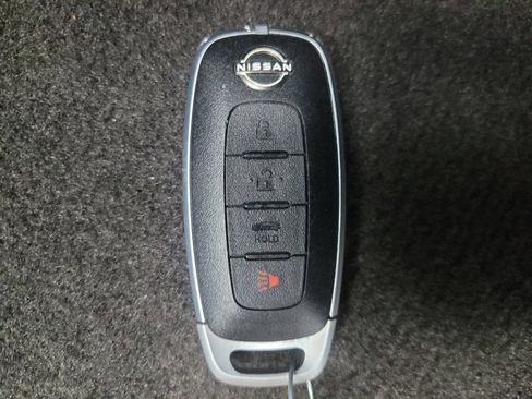 Used 2025 Nissan Versa SV FWD image 32