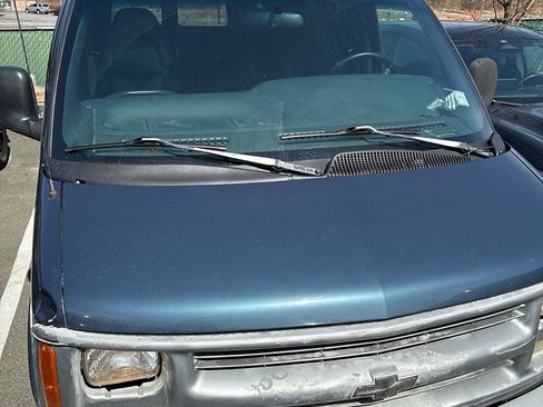 Used 1999 Chevrolet Express 3500 Extended RWD image 9