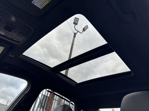 Used 2018 Cadillac XTS Vsport Platinum image 16