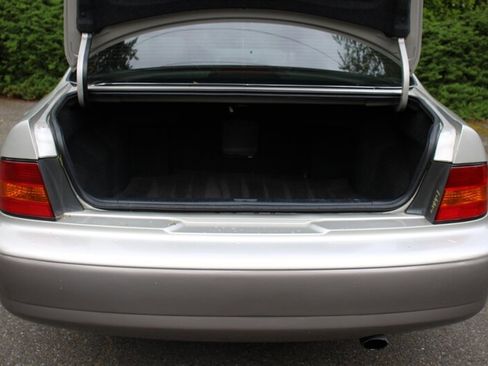 Used 1999 Lexus ES 330 FWD image 16