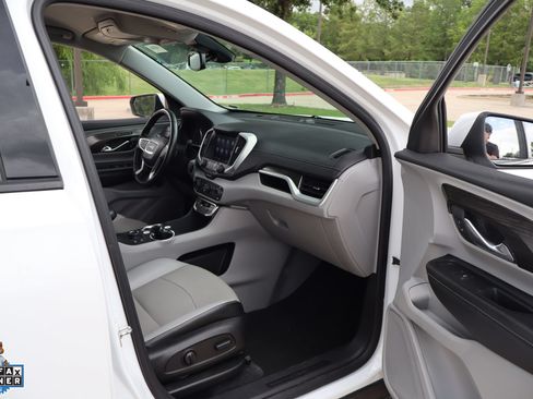 Used 2024 GMC Terrain SLT FWD image 28
