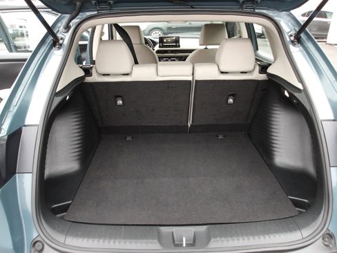 Used 2023 Honda HR-V LX image 11