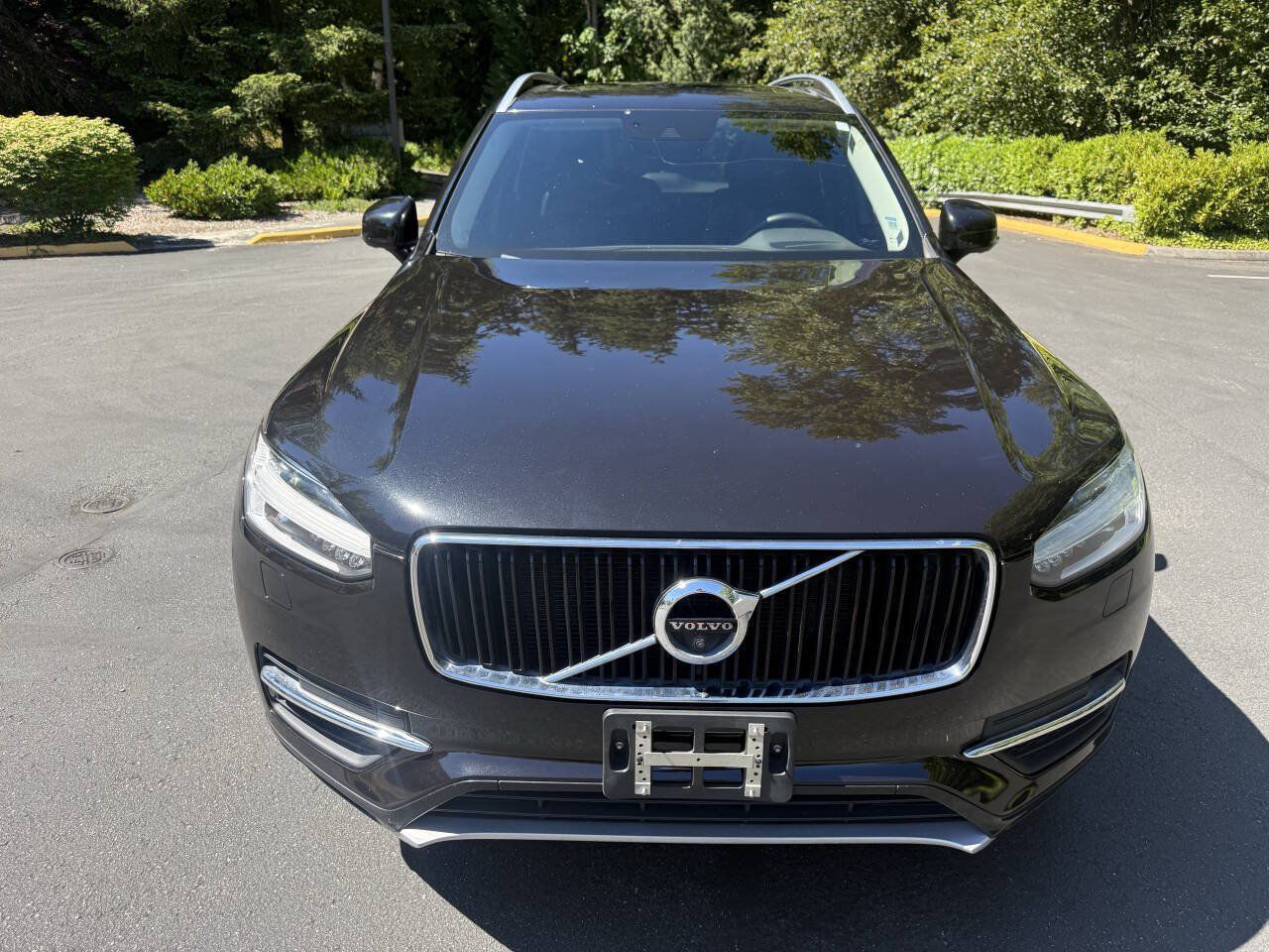 Used 2016 Volvo XC90 T6 Momentum w/ Momentum Plus Package AWD/4WD image 2