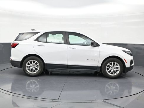 Used 2024 Chevrolet Equinox LS w/ Driver Confidence II Package FWD image 6