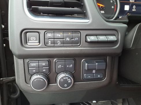 Used 2021 Chevrolet Suburban High Country w/ Premium Package AWD/4WD image 17