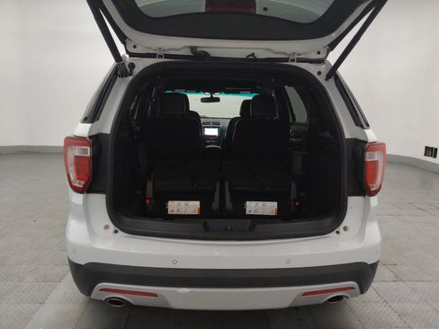 Used 2017 Ford Explorer XLT w/ Equipment Group 202A FWD image 29