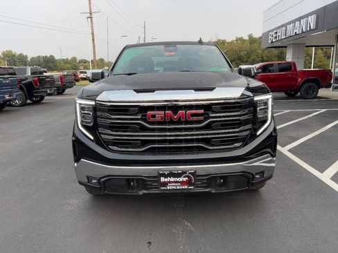 Used 2022 GMC Sierra 1500 SLT image 12