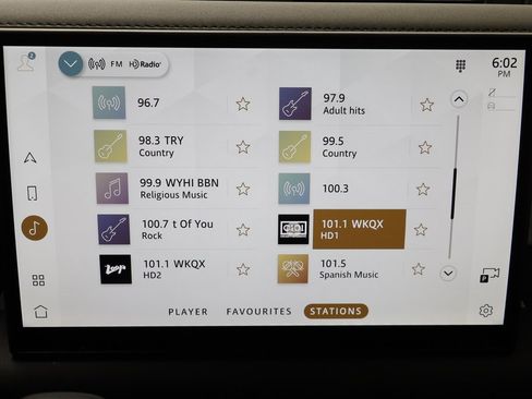 Used 2025 Land Rover Defender 110 S image 9