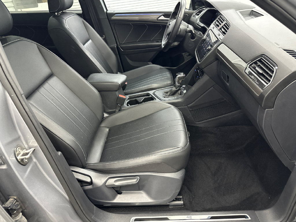 Used 2024 Volkswagen Tiguan SE R-Line FWD image 14