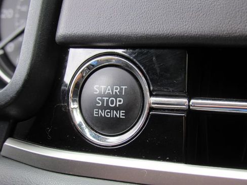 Used 2023 Mitsubishi Outlander SE FWD image 28