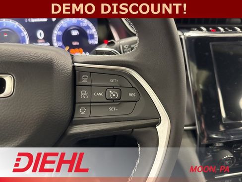 New 2025 Jeep Grand Cherokee Laredo X w/ Luxury Tech Group I image 26