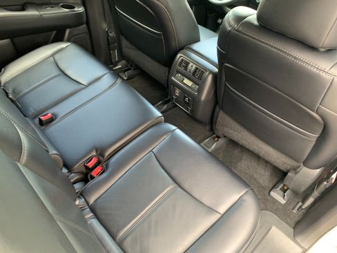 Used 2018 Nissan Pathfinder SL AWD/4WD image 41
