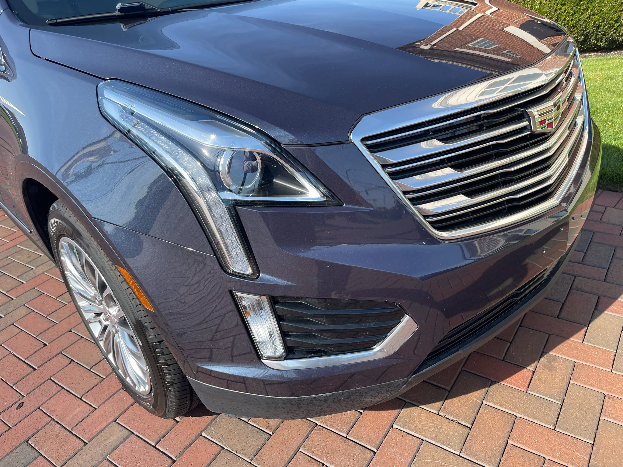 Used 2018 Cadillac XT5 AWD image 4