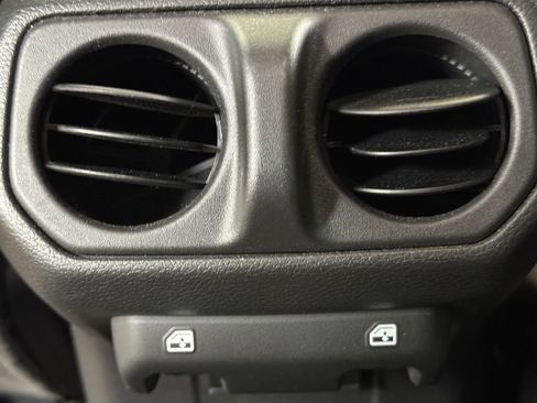 Used 2023 Jeep Gladiator Rubicon w/ Cold Weather Group AWD/4WD image 19