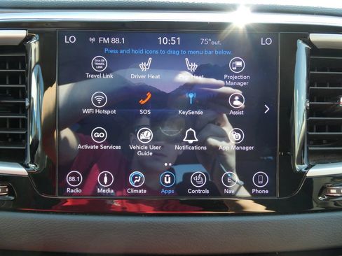 Used 2019 Chrysler Pacifica Touring Plus w/ Advanced Safetytec Group FWD image 31