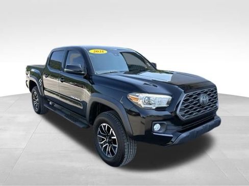 Used 2021 Toyota Tacoma TRD Off-Road AWD/4WD image 8