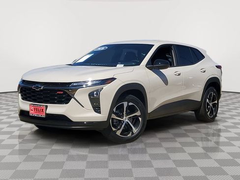 Used 2026 Chevrolet Trax RS w/ Driver Confidence Package FWD image 2