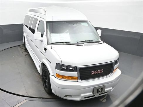 Used 2022 GMC Savana 2500 Explorer Conversion Van image 19