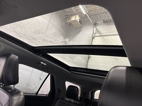 Used 2021 Ford Explorer XLT w/ Equipment Group 202A image 17