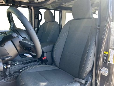 Used 2025 Jeep Wrangler Unlimited Sport AWD/4WD image 25