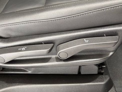 Used 2024 Chevrolet Suburban Z71 w/ Luxury Package image 27