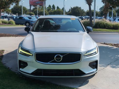 Used 2019 Volvo S60 T5 R-Design FWD image 3