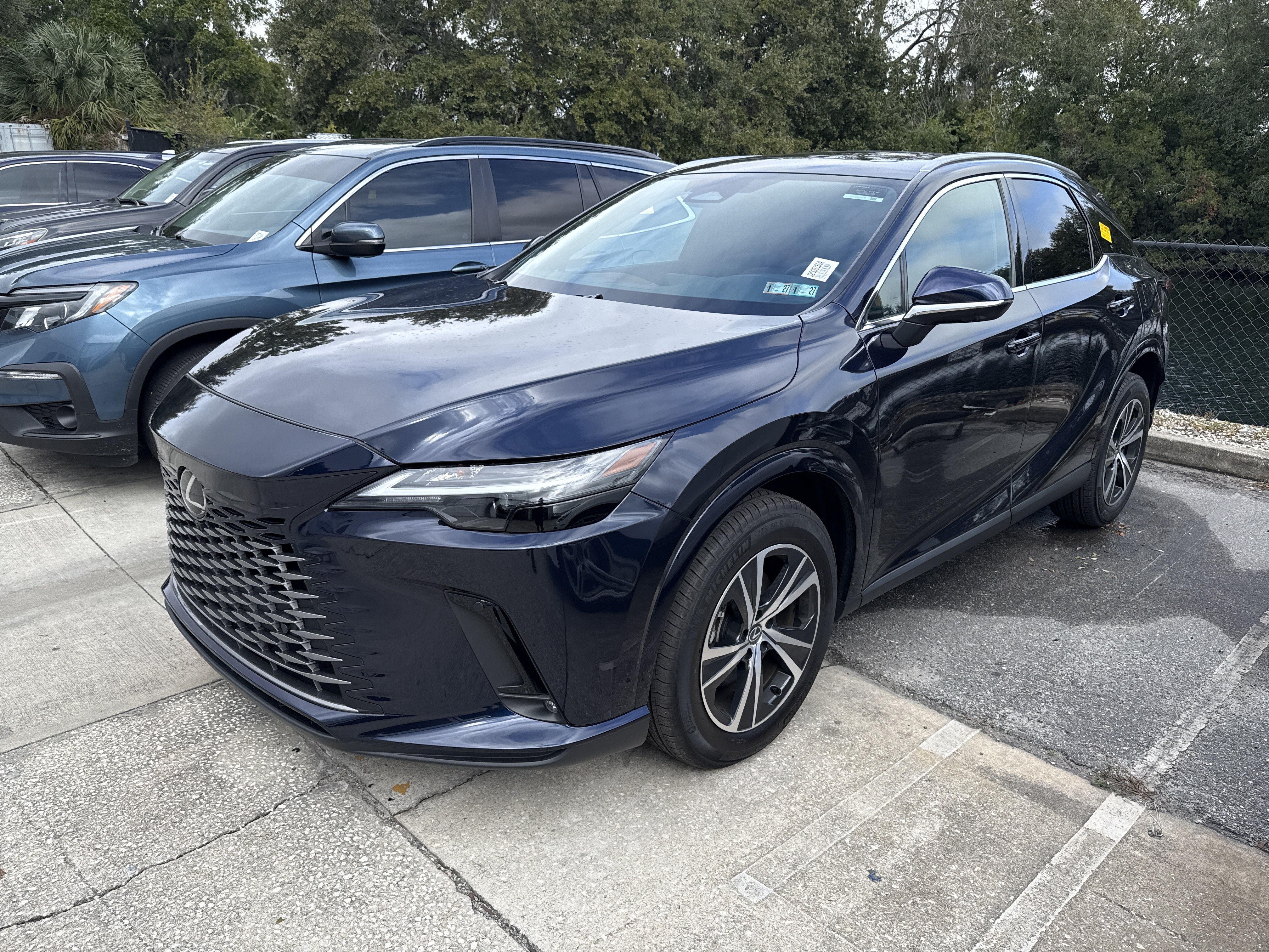 Used 2025 Lexus RX 350h w/ Convenience Package AWD/4WD image 2