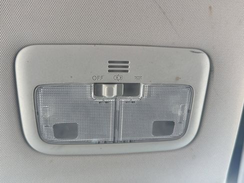 Used 2019 Toyota Corolla SE FWD image 15