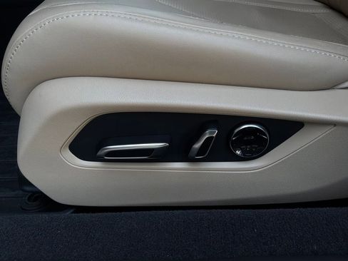 Used 2025 Acura TLX w/ Technology Package FWD image 9