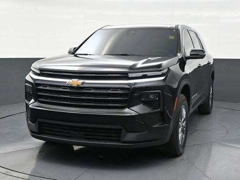 Used 2024 Chevrolet Traverse LS image 8