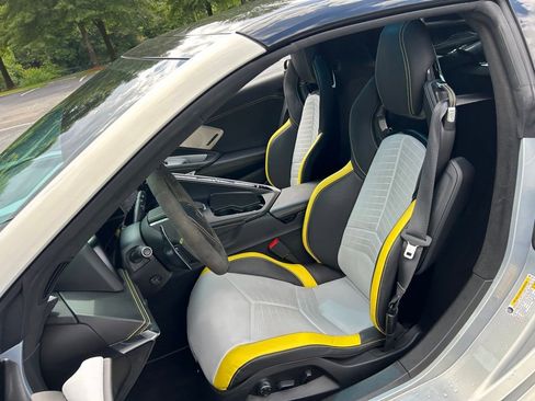 Certified 2021 Chevrolet Corvette Stingray Premium Cpe w/ Body-Color Dual Roof Package RWD image 36
