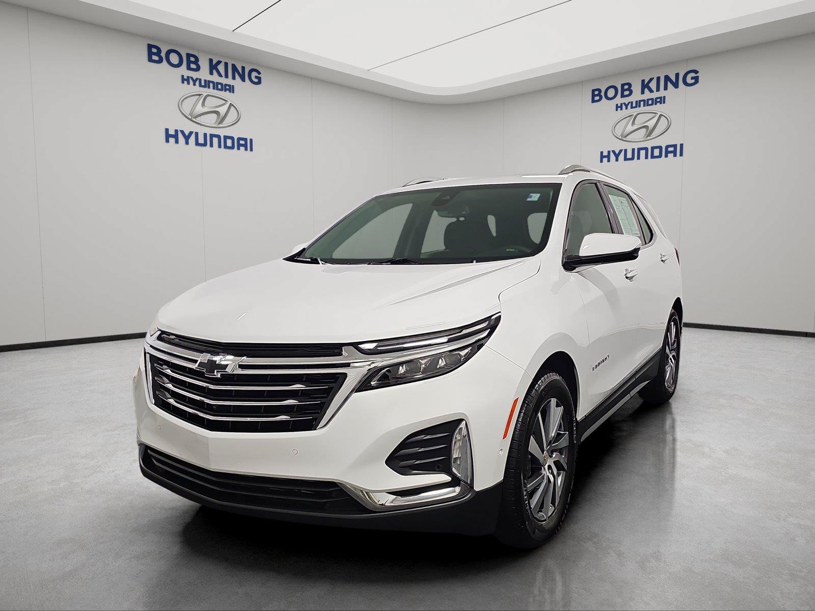 Used 2023 Chevrolet Equinox Premier FWD image 1