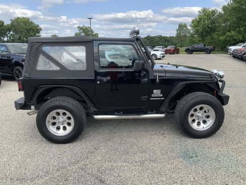 Used 2015 Jeep Wrangler Sport w/ Quick Order Package 24S AWD/4WD image 9