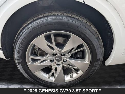 Used 2025 Genesis GV70 3.5T Sport AWD/4WD image 10