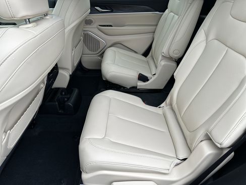 New 2026 Jeep Grand Cherokee L Limited w/ Limited Altitude Package image 11